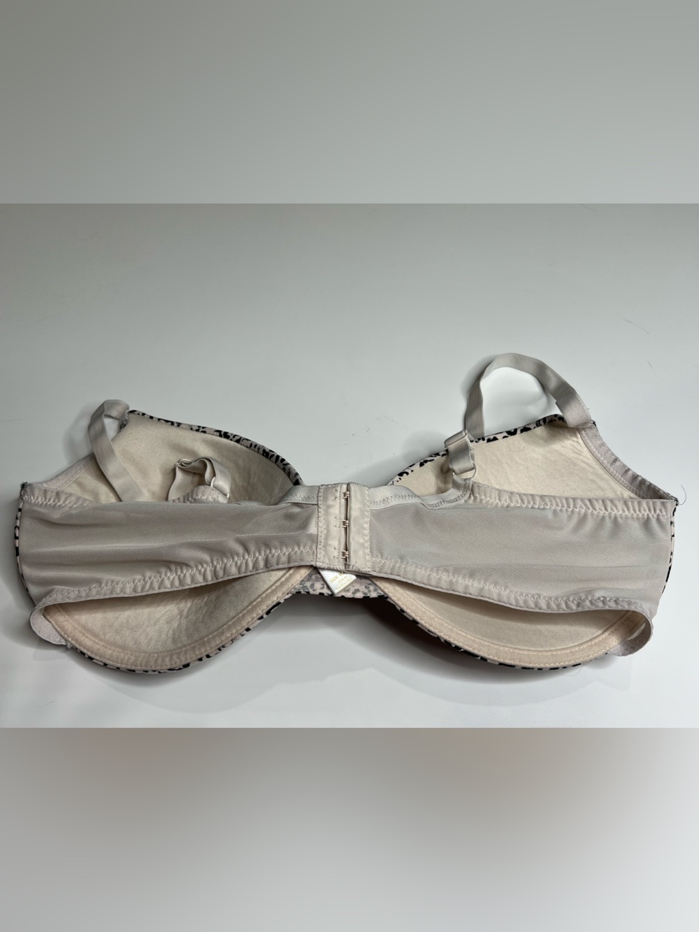 Adrienne Vittadini Beige/Tan wire free Bra size 40dd